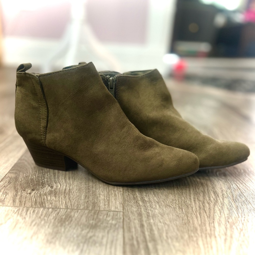 Old Navy Green Ankle Booties